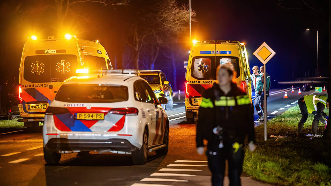 Motorrijder zwaargewond na botsing met auto  (Foto: Jack Brekelmans/SQ Vision)