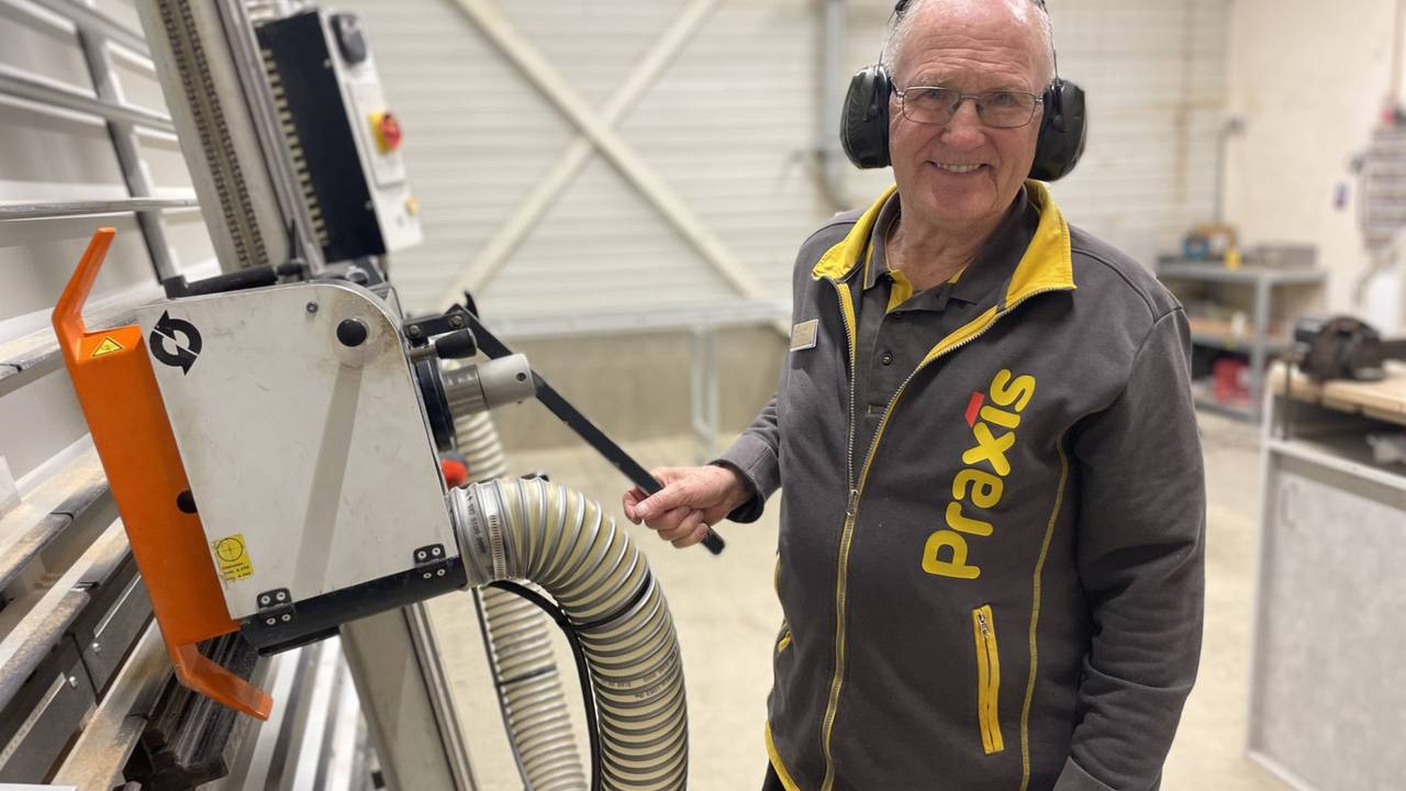 De 80-jarige Antoon van der Heijden gaat met pensioen (foto: Ilse Schoenmakers).