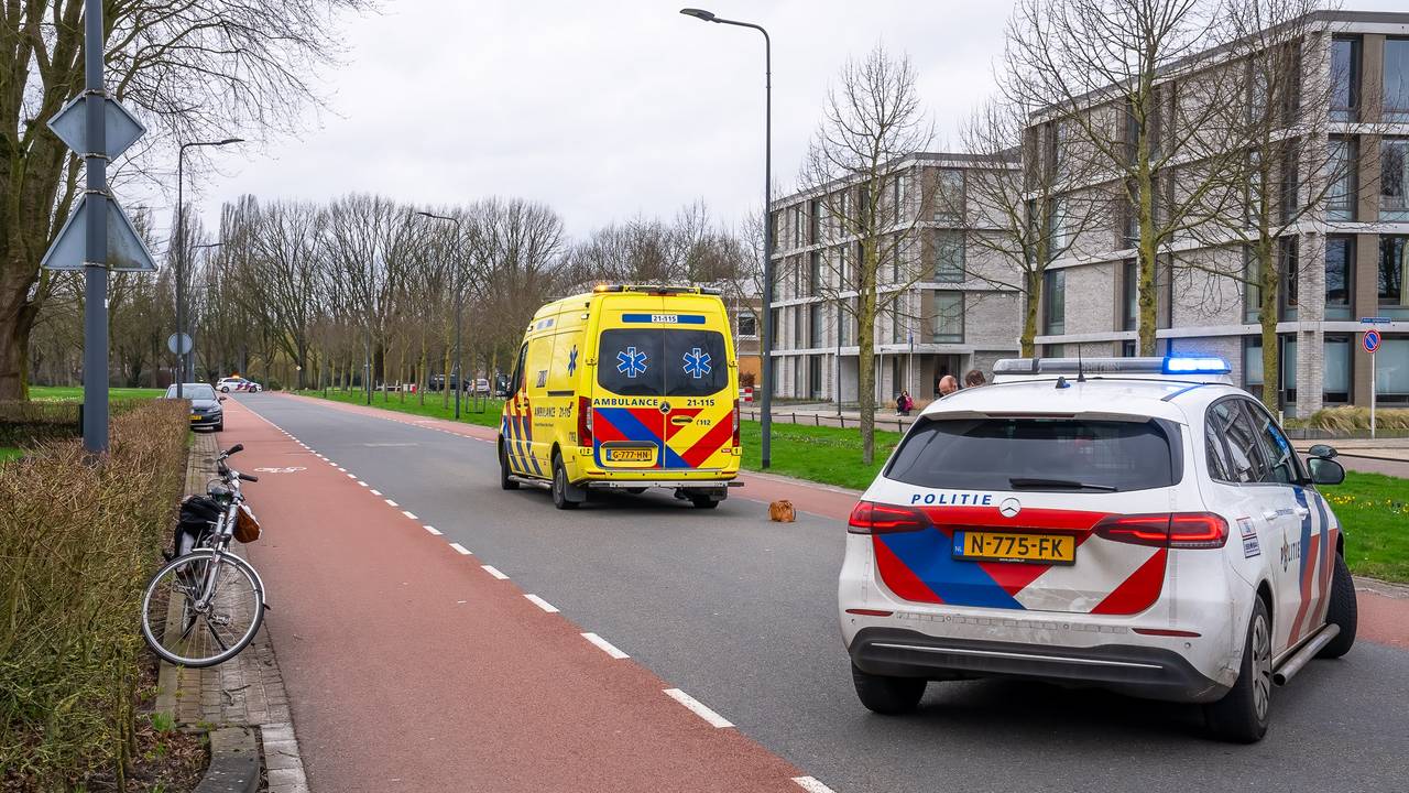 De plek waar de auto en de fiets elkaar raakten (Foto: SQ Vision/Iwan van Dun).