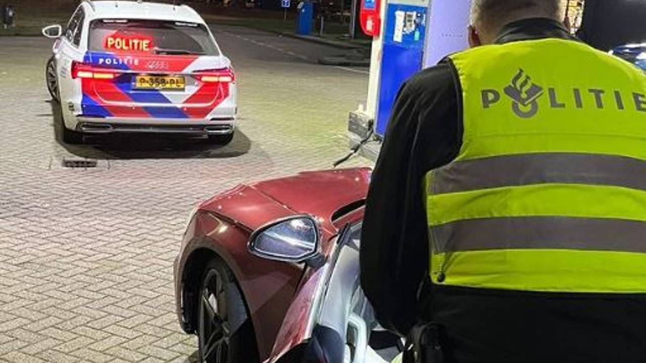 De automobilist kreeg een bekeuring van 317 euro (foto: Instagram verkeerspolitie Zuidwest-Brabant).
