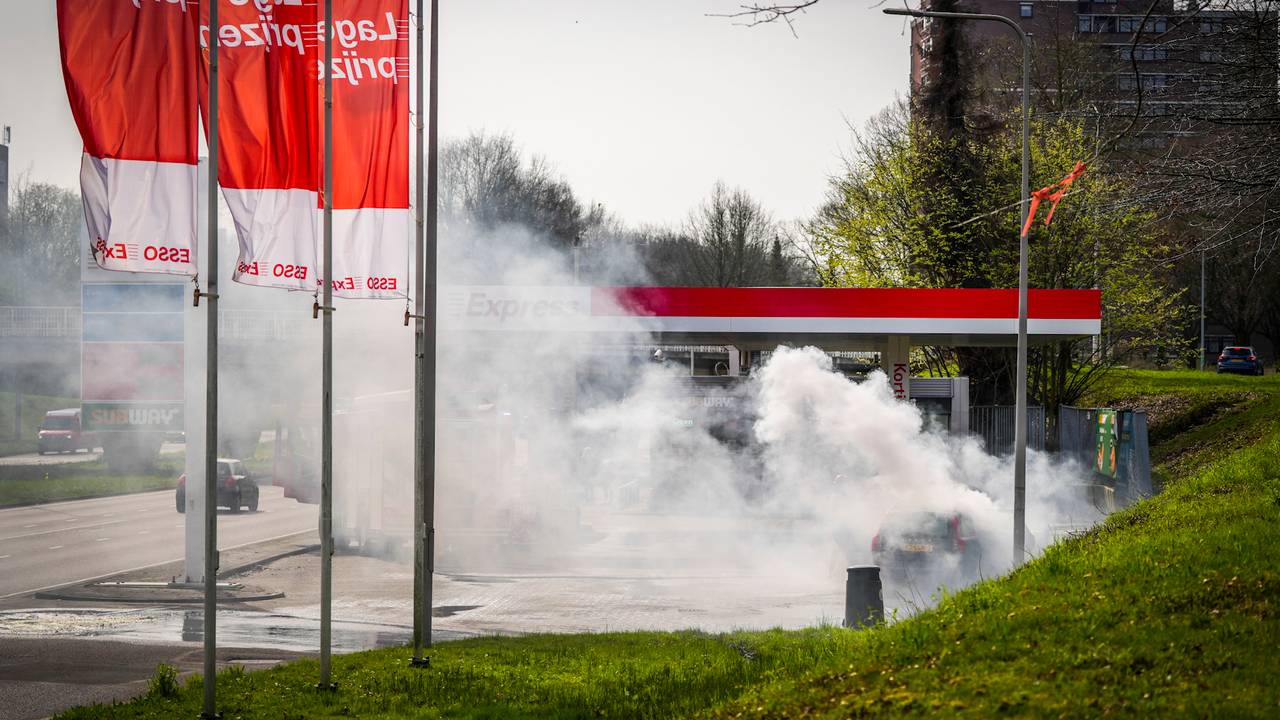 Het verkeer had last van de rook (Foto: SQ Vision)