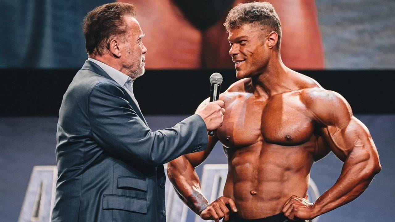 Wesley Vissers Wins Bodybuilding Prize from Arnold Schwarzenegger at Arnold Classic