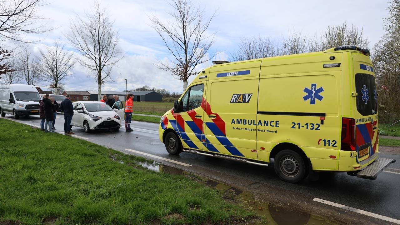 De ambulance kwam naar het ongeval (Foto: SK-Media).