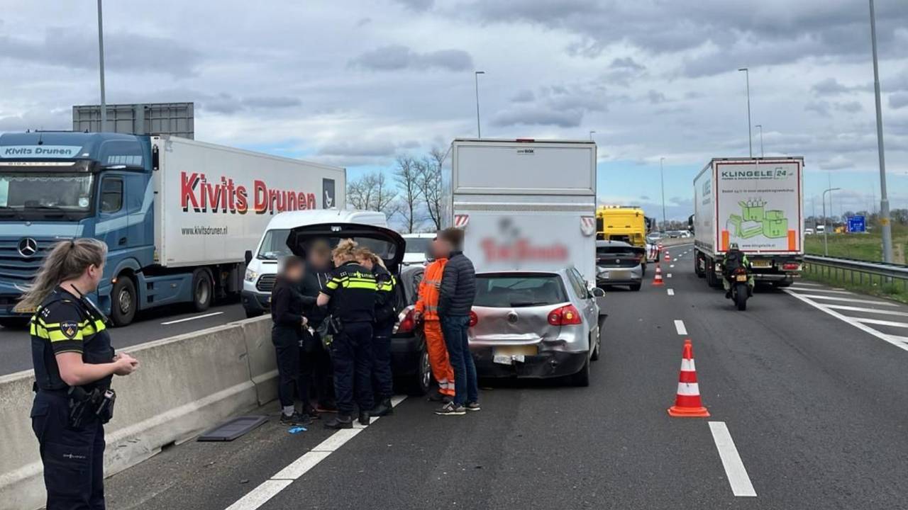 A59 kort dicht bij Drunen-West na ongeluk, veel vertraging naar Den Bosch.