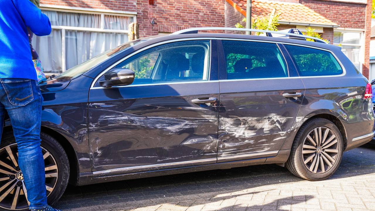 Eén van de beschadigde auto's. Foto: SQ Vision,