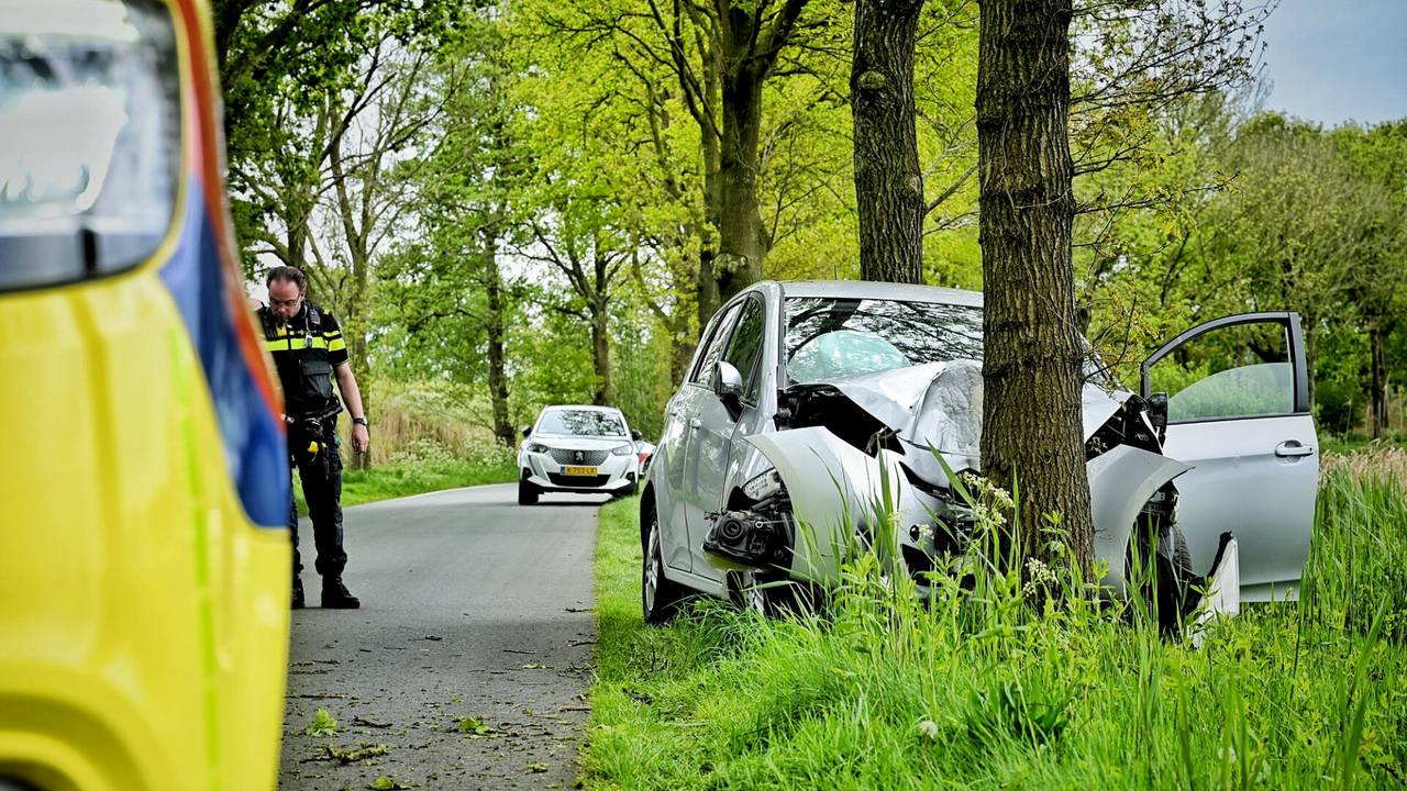 Grote schade aan de auto (foto: Toby de Kort/SQ Vision).