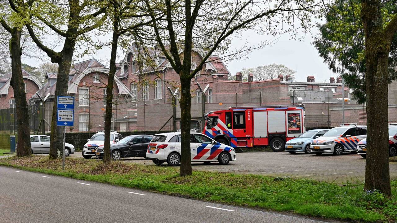 Hulpdiensten bij Jeugdinrichting Den Hey-Acker in Breda (foto: Tom van der Put/SQ Vision).