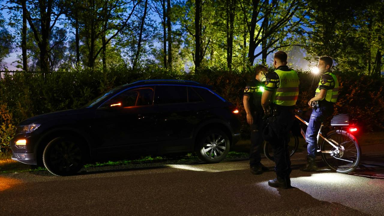 De politie in de buurt van de plek waar de aanrijding gebeurde (foto: SQ Vision/Sander van Gils).