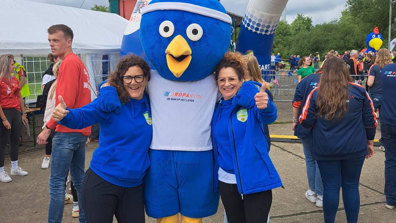 Jolanda (rechts) bij de Roparun.