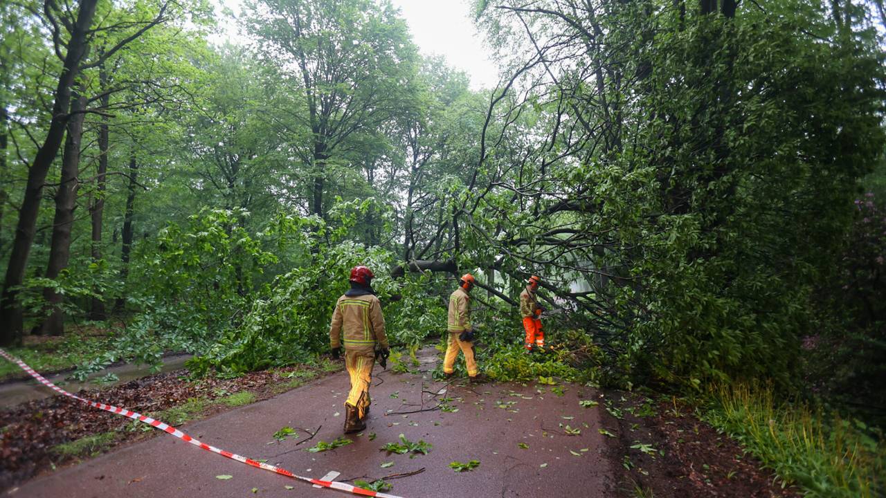 Het fietspad is afgezet (foto: SQ Vision/Arno van der Linden).