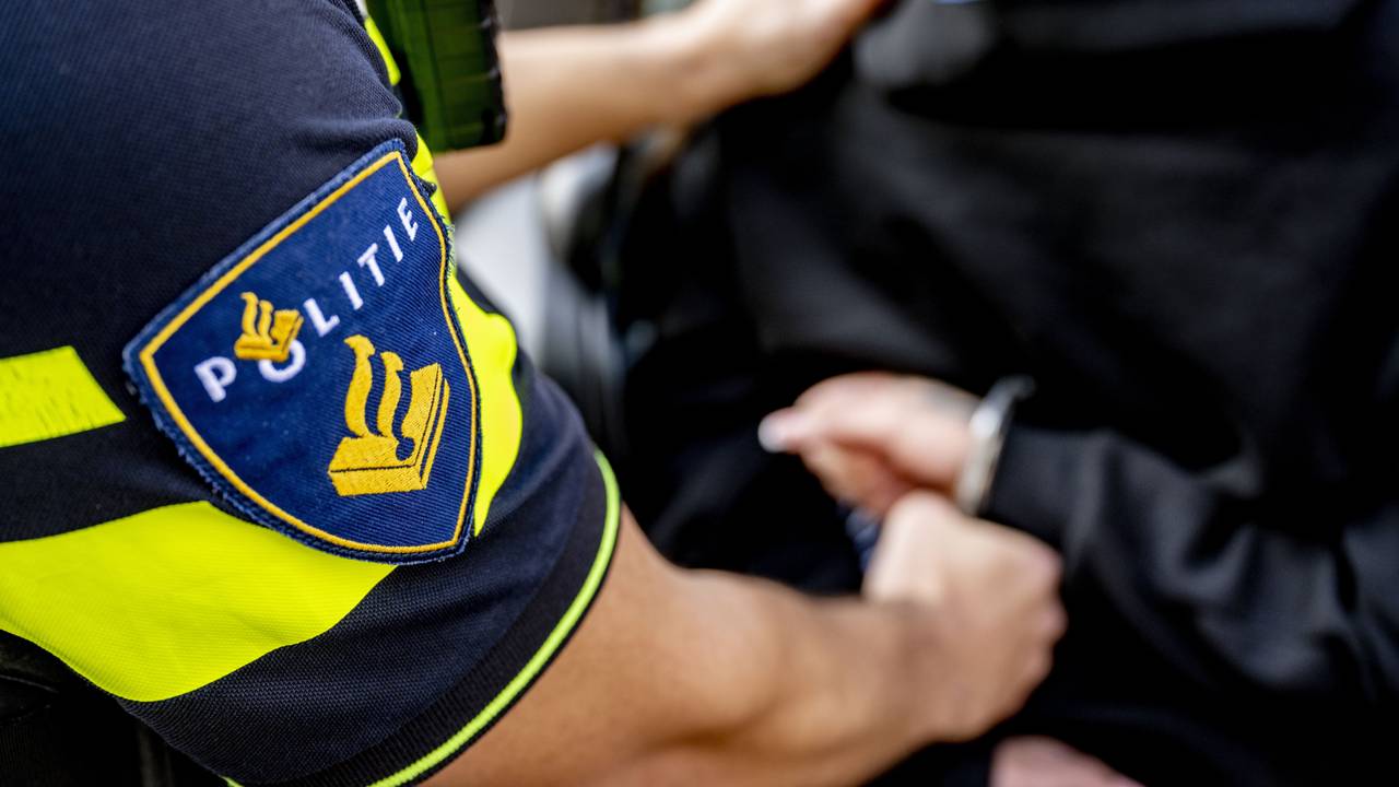 Man (55) opgepakt voor maken van vuurwapens