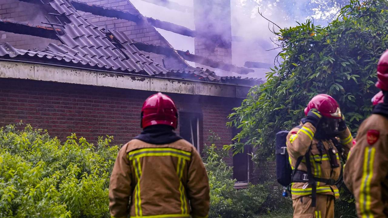Het huis brandde geheel uit (foto: Harrie Grijseels/SQ Vision).