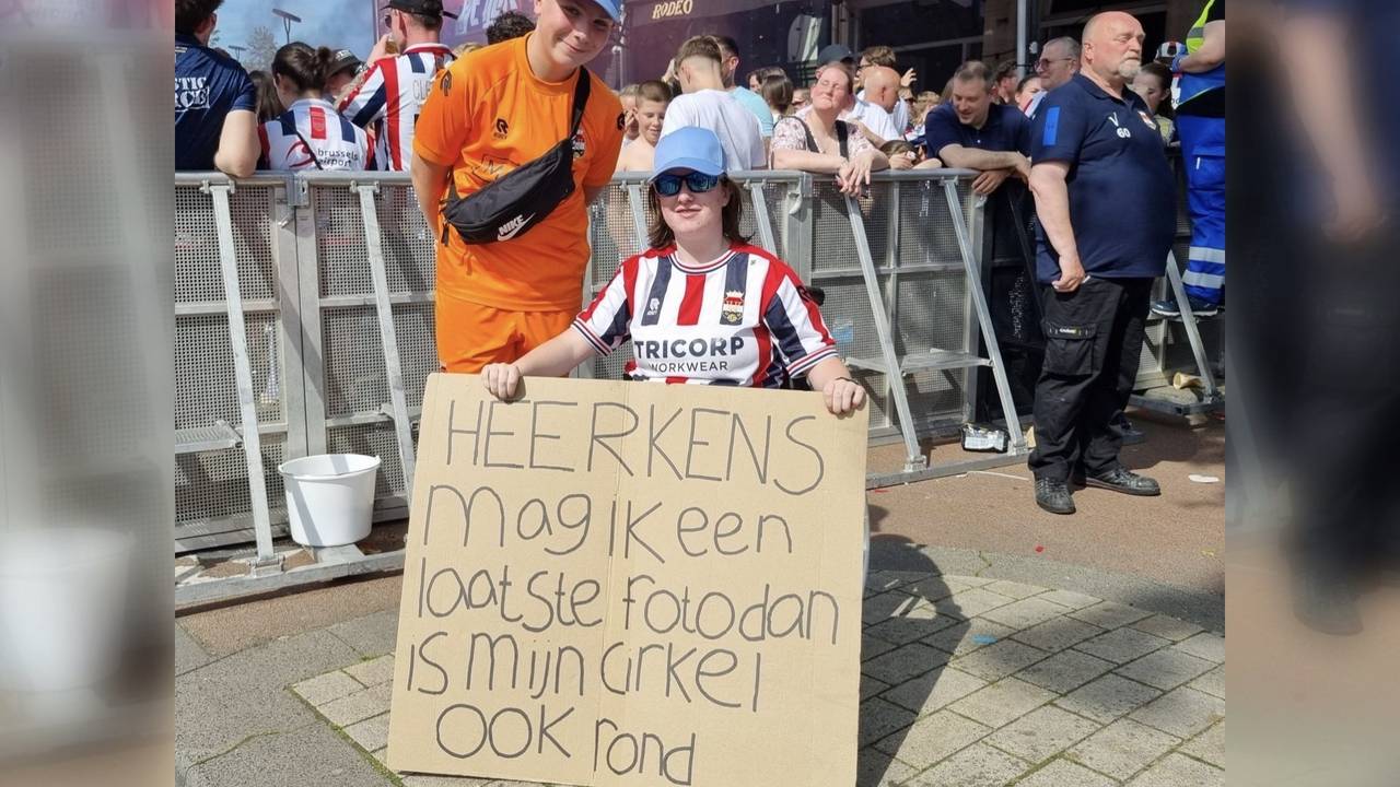 Isa Vriends met haar boodschad voor Heerkens (foto: Leon Voskamp)