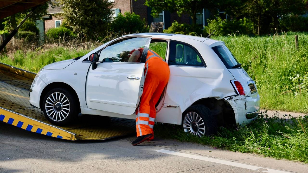 De auto's werden afgesleept (foto: SK-Media).