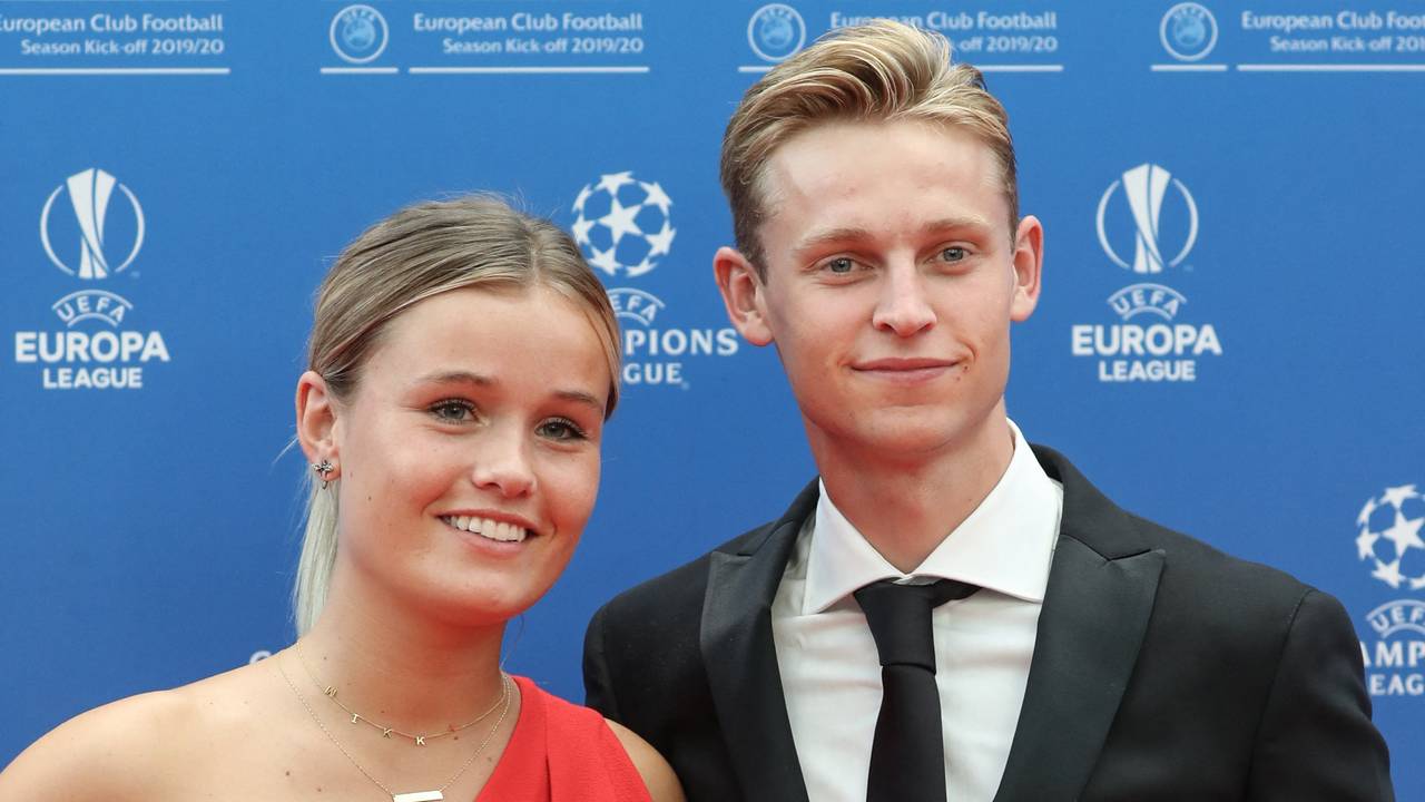 Frenkie de Jong en Mikky Kiemeney verwelkomen tweede kindje