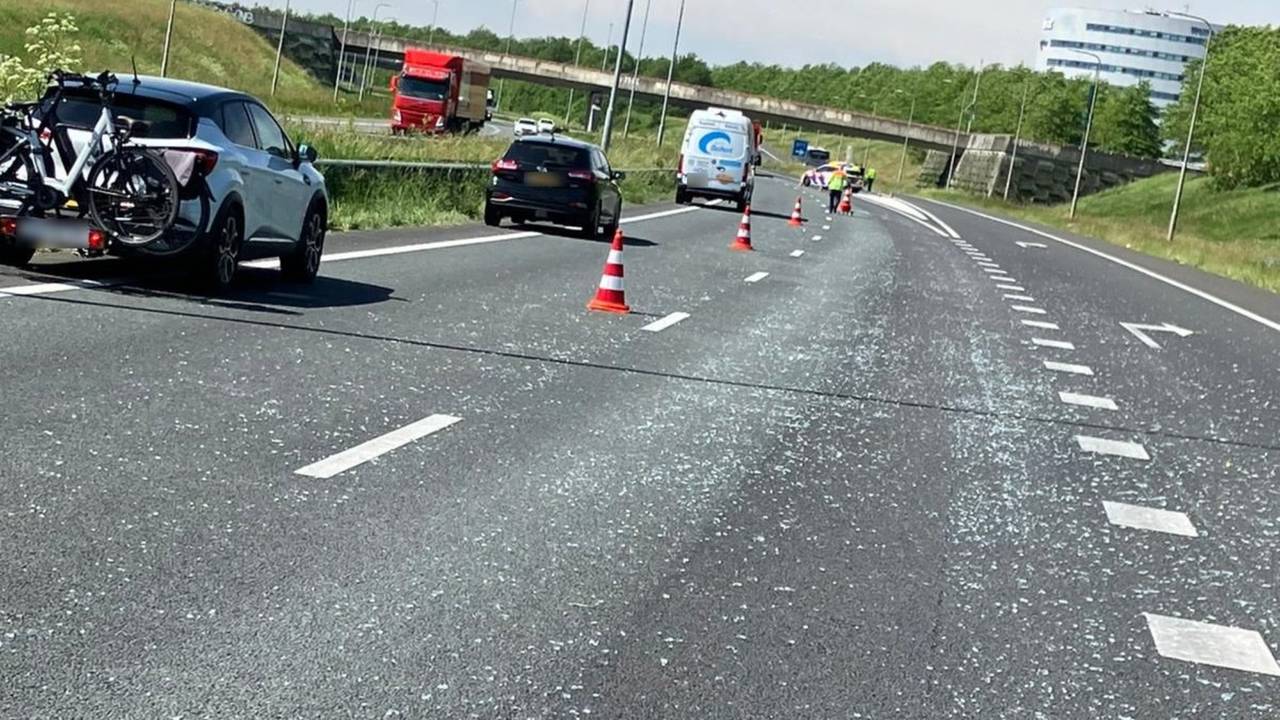 Het glas op de A58 (foto: Rijkswaterstaat).