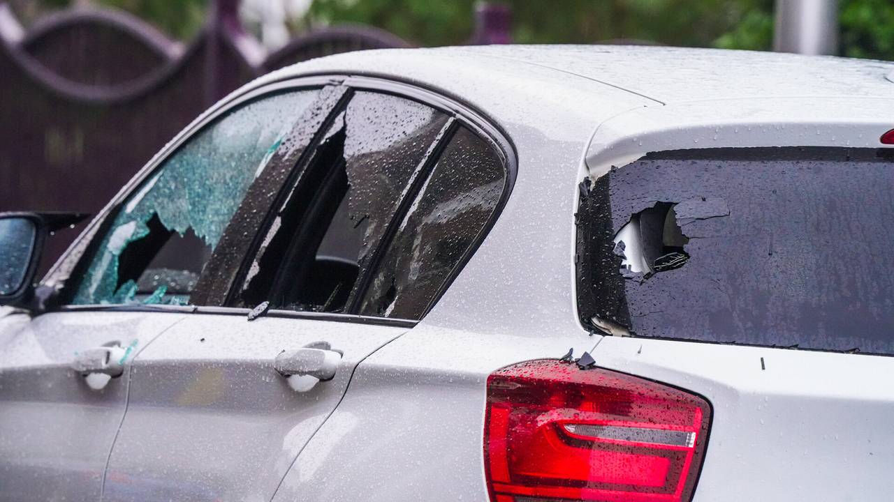 Ruiten van de auto zijn gesneuveld (foto: Dave Hendriks / SQ Vision). 