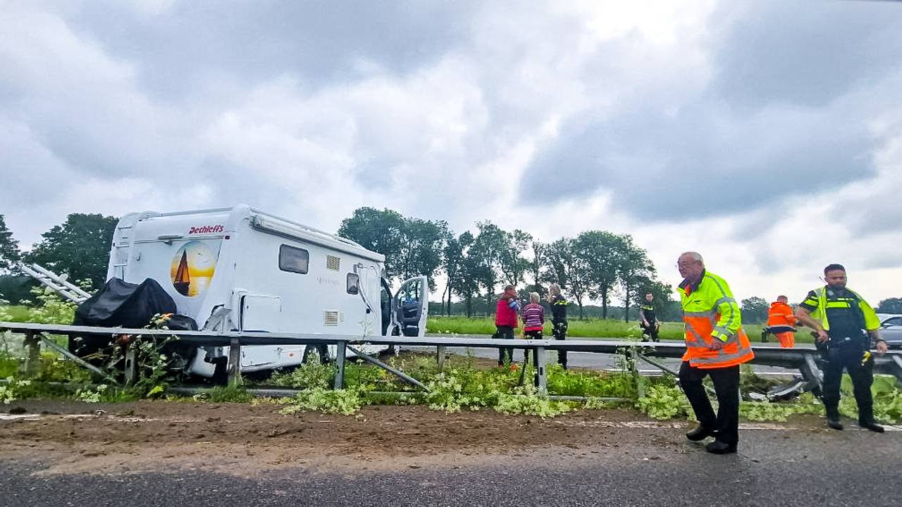 Un camping-car heurte un garde-corps : long embouteillage sur l’A73