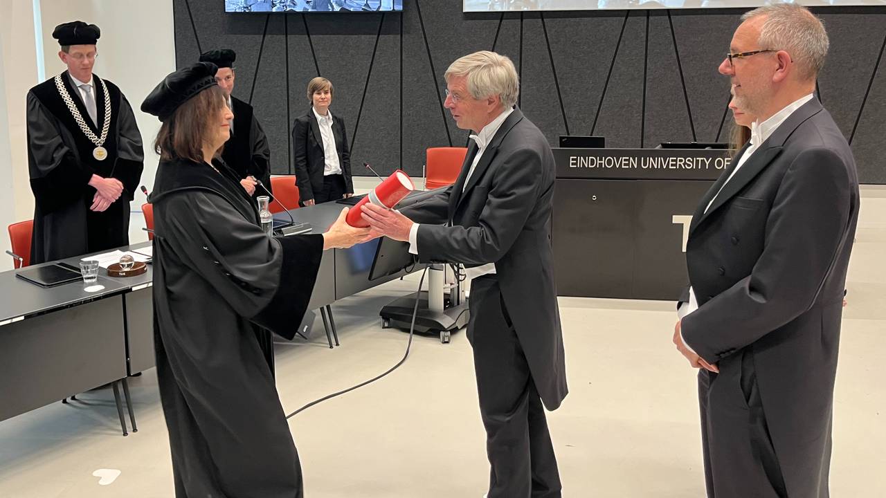 Jan Ploeger promoveert op zijn 70ste aan de Technische Universiteit Eindhoven (foto: privécollectie)