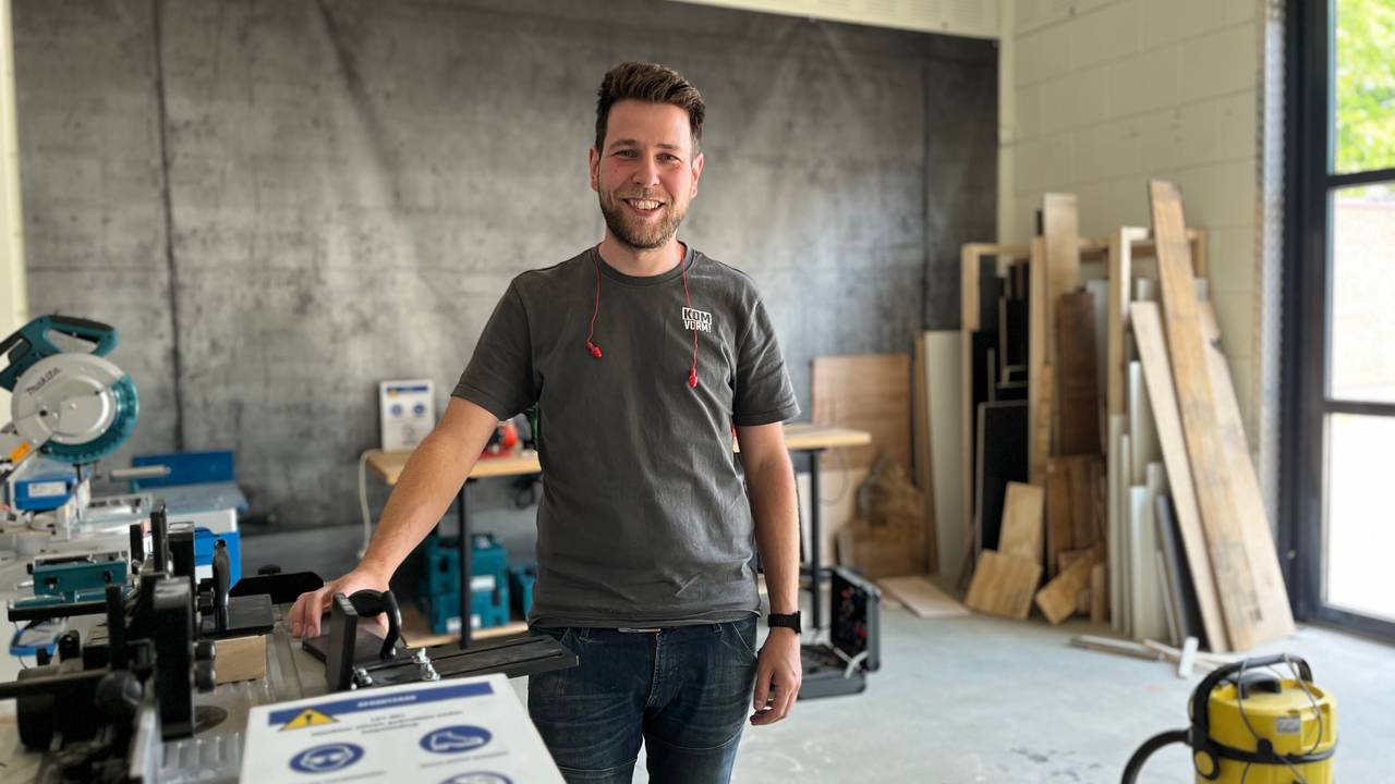 Nick helpt jongeren die thuiszitten om weer terug naar school te gaan (foto: Megan Hanegraaf).