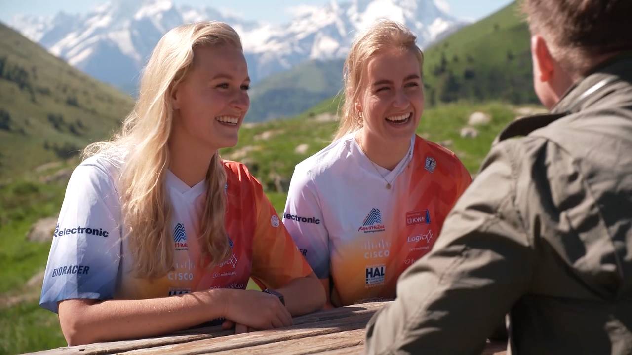 Twee van drie zussen de Nap. 