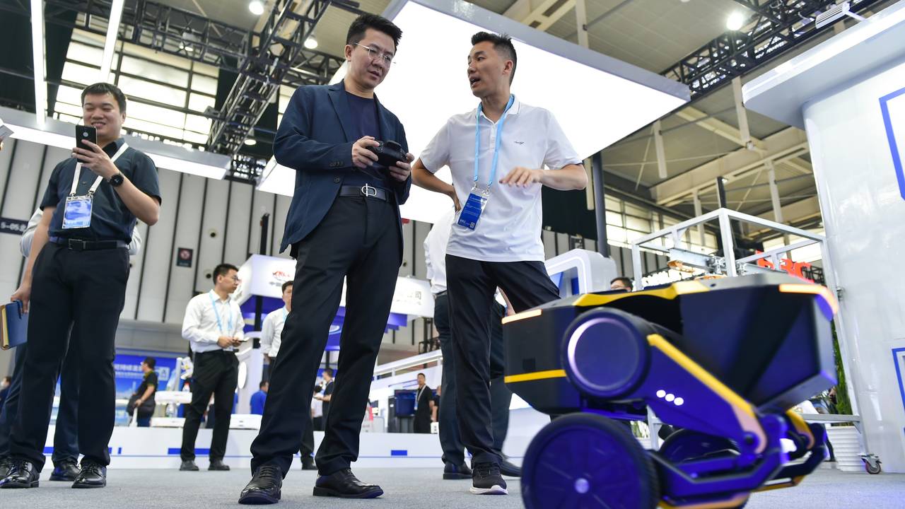 Een slimme robot op de Internationale Spoorwegententoonstelling in Nanjing, de hoofdstad van Jiangsu (Foto: Costfoto/NurPhoto/Shutterstock via ANP)