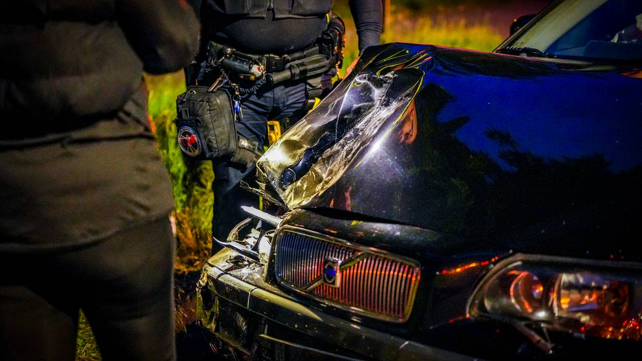 De betrokken auto's raakten zwaar beschadigd (foto: SQ Vision).