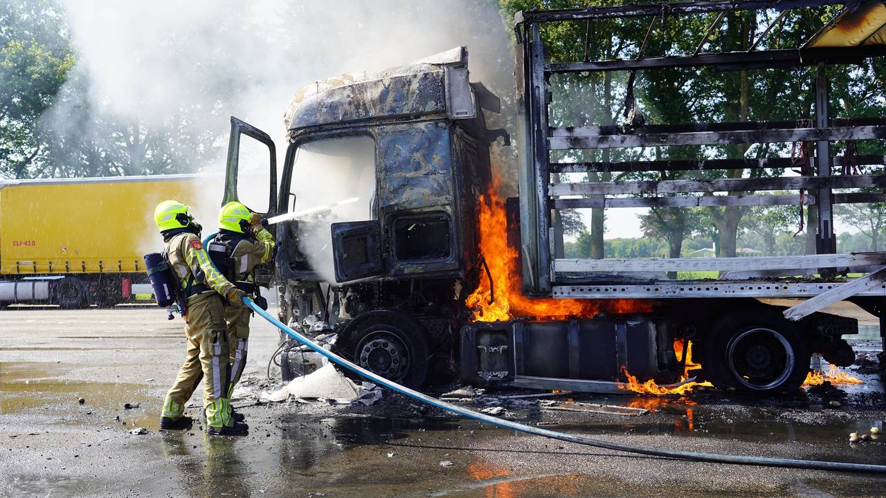 De chauffeur raakte zwaargewond (foto: Jeroen Stuve/SQ Vision).
