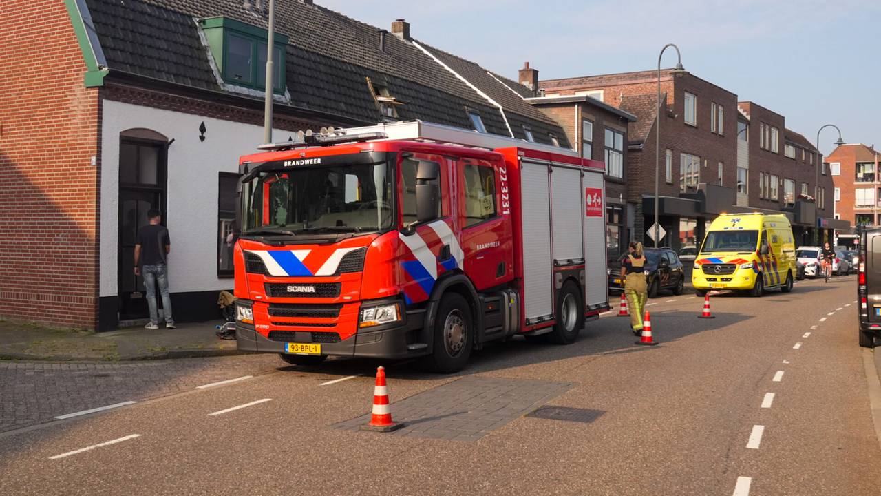De blusauto werd voor de deur geparkeerd (foto: SQ Vision/Harrue Grijseels).