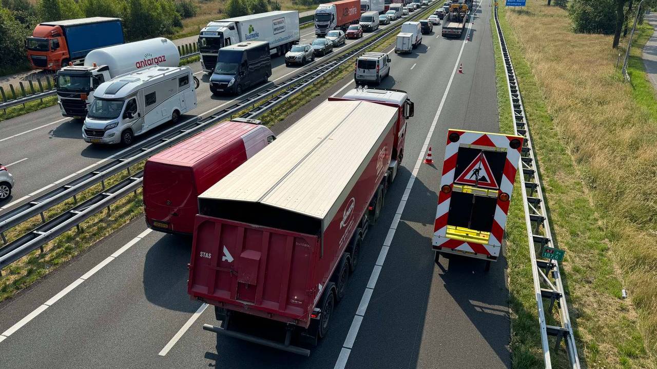 Aan twee kanten van de snelweg was file (foto: SQ Vision/WdG).
