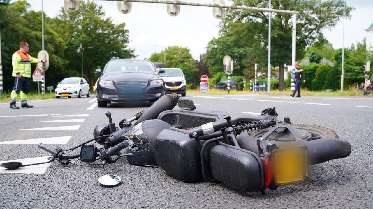 De politie onderzoekt nog hoe de botsing kon plaatsvinden (foto: Bart Meesters/SQ Vision)