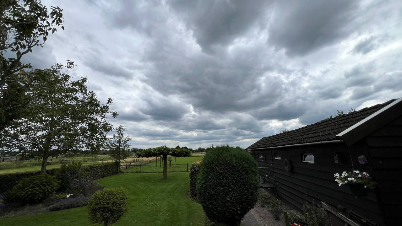 Veel wolken komende week boven Brabant (foto: Henk Voermans).