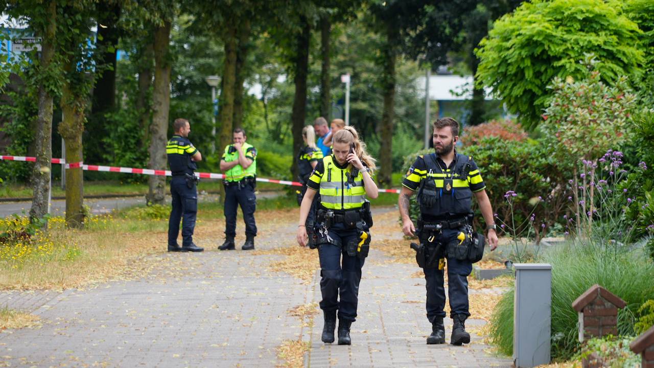 De politie haalde de EOD erbij voor onderzoek (foto: SQ Vision).