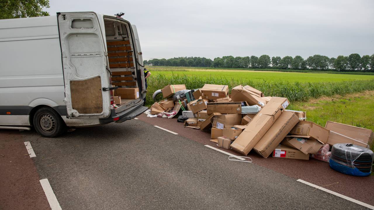 Hij verloor de pakketten die hij moest bezorgen (foto: SQ Vision/Christian Traets).