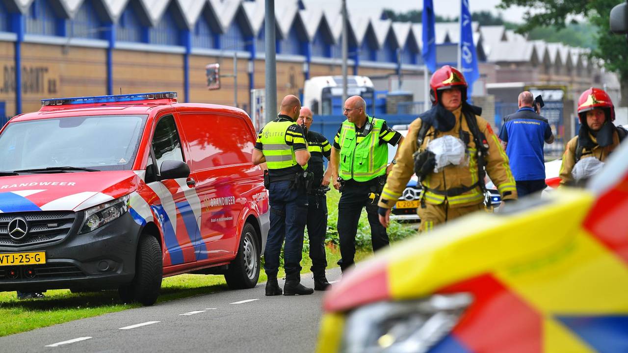 De hulpdiensten kwamen met veel mensen naar het ongeval (foto: SQ Vision/Rico Vogels).