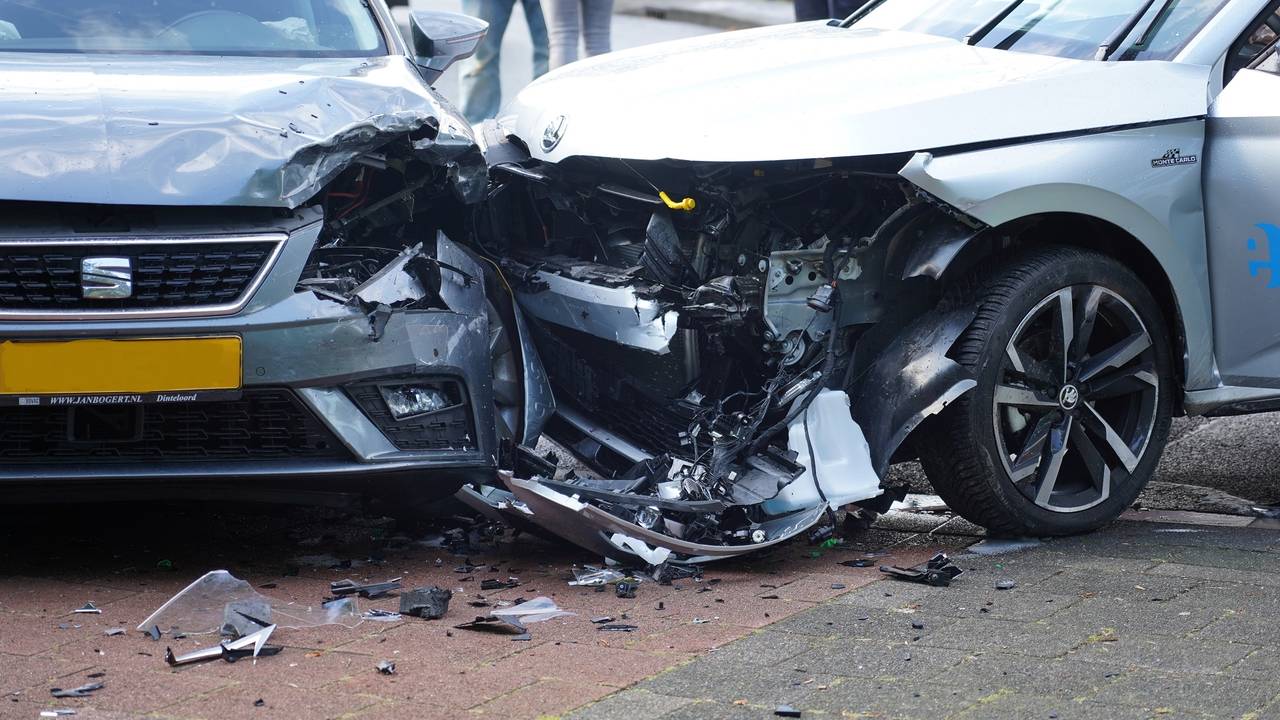 De schade aan de auto's was groot (foto: SQ Vision).