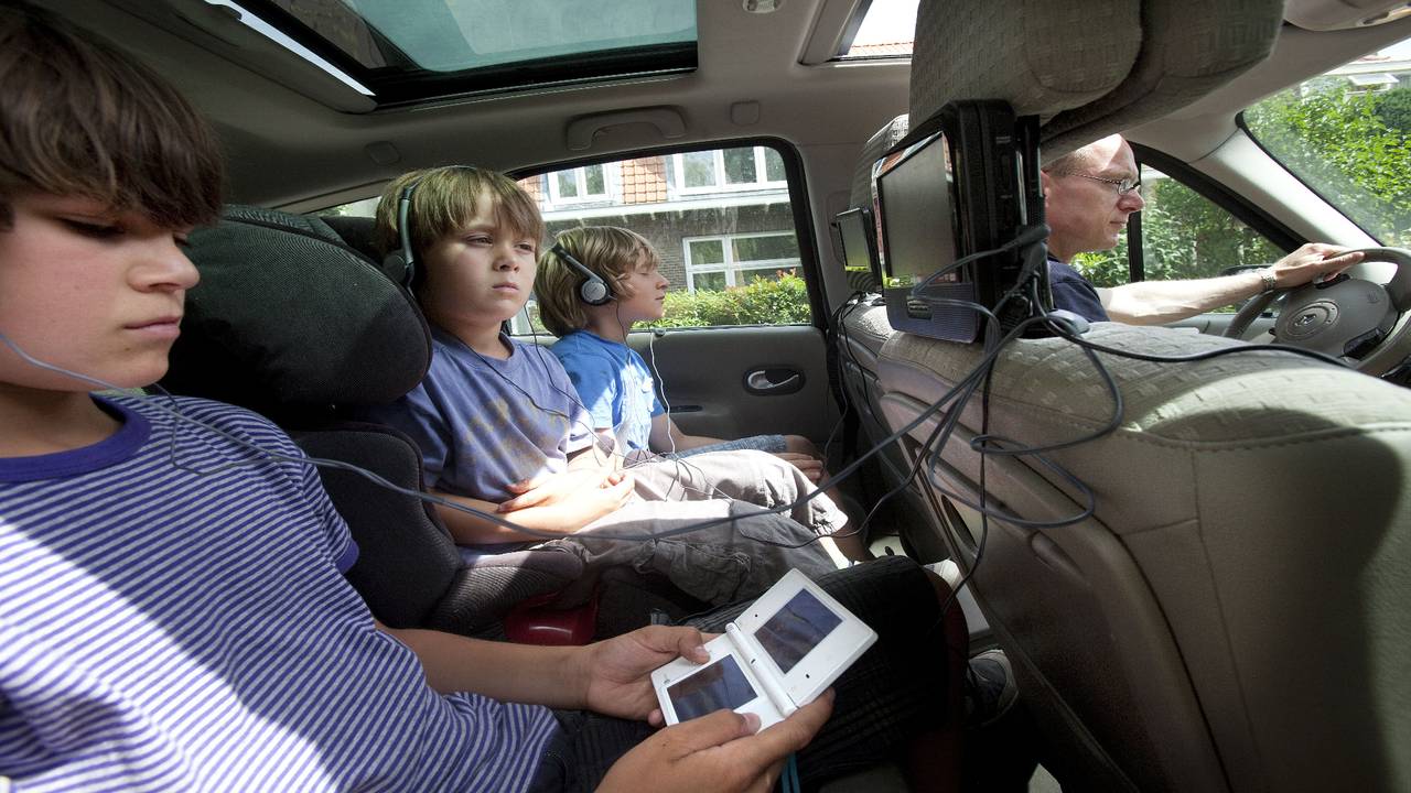 Relaxte ouders in de auto zorgen voor relaxte kinderen, zeggen deze kinderpedagogen (foto: ANP / Arie Kievit)