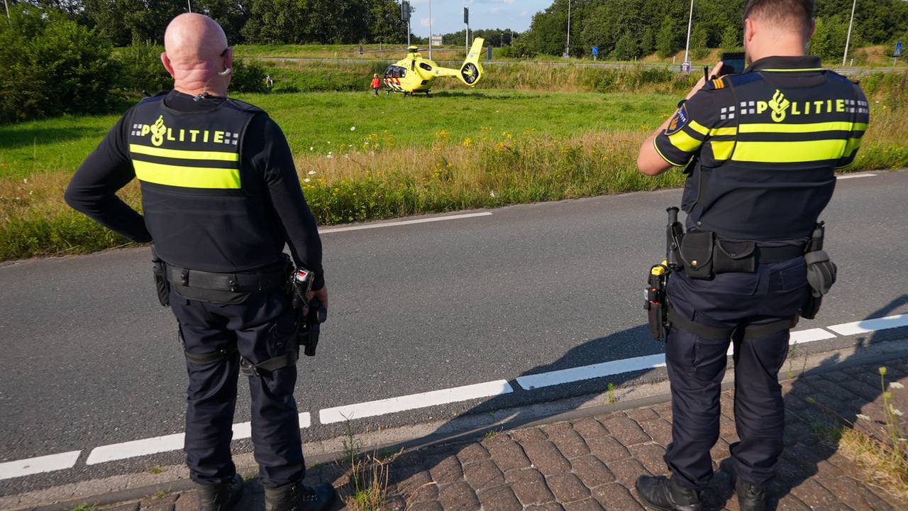 De traumahelikopter kwam ter ondersteuning van de ambulance (foto: Gabor Heeres/SQ Vision).