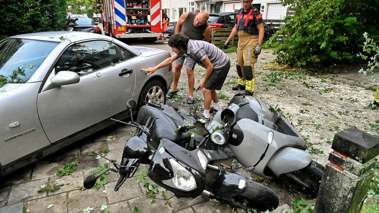 De schade aan de voertuigen was fors (foto: SQ Vision).