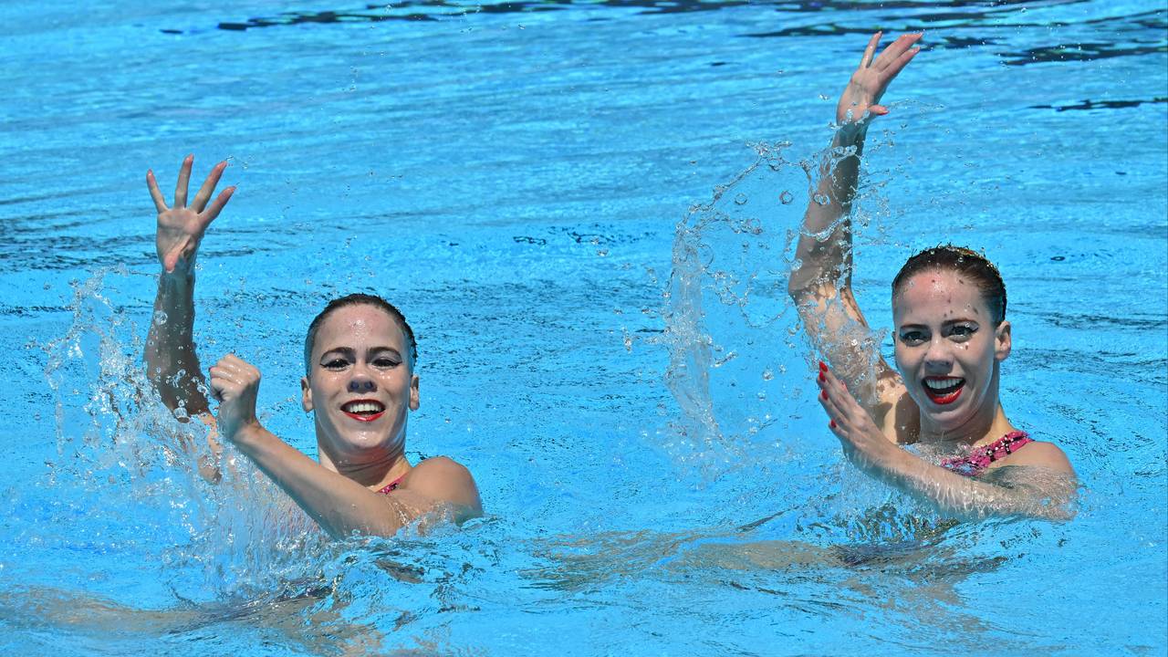Bregje en Noortje de Brouwer op het EK in juni (foto: ANP).