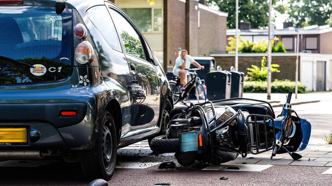 Het ging mis bij het afslaan van de auto (foto: SQ Vision).