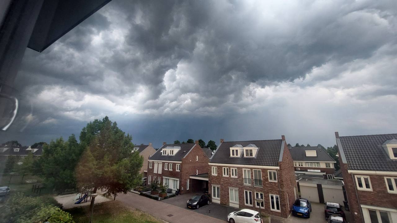 Onweer in Gemert (foto: Anneke van den Heuvel).
