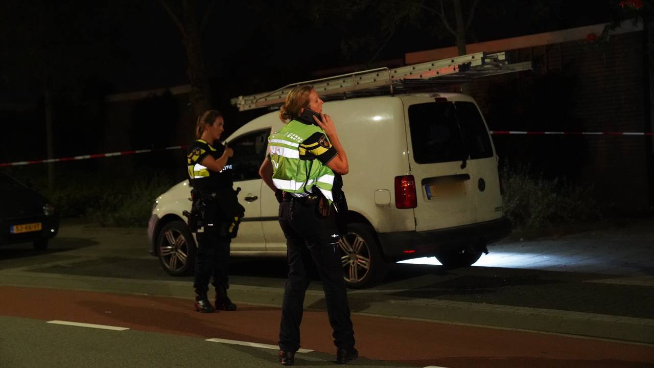 Agenten die bij het onderzoek betrokken zijn (foto: Bart Meesters/Meesters Multi Media/SQ Vision).