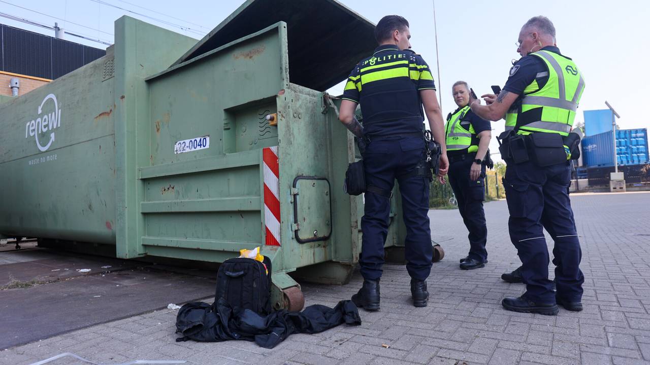 De container waarin de man werd gevonden (foto: Arno van Linden/SQ Vision).