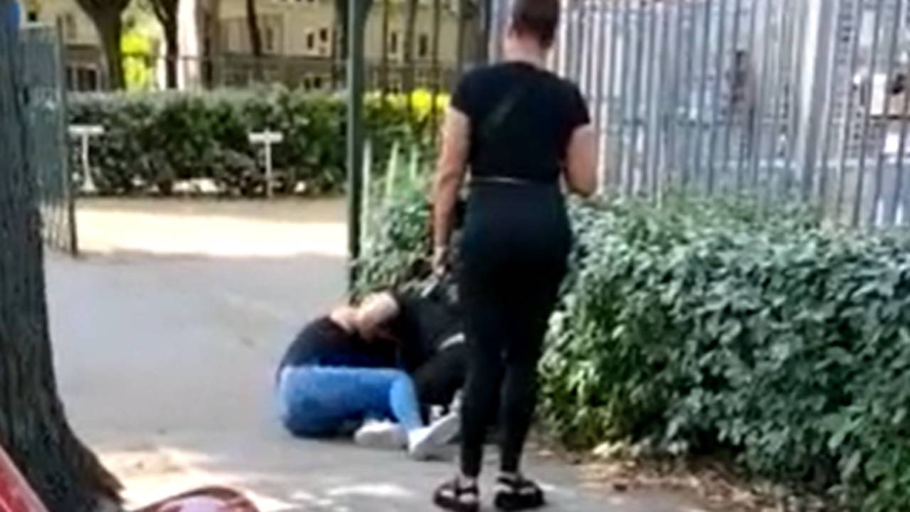 De twee vrouwen raakten in gevecht. (Foto: Dumpert)