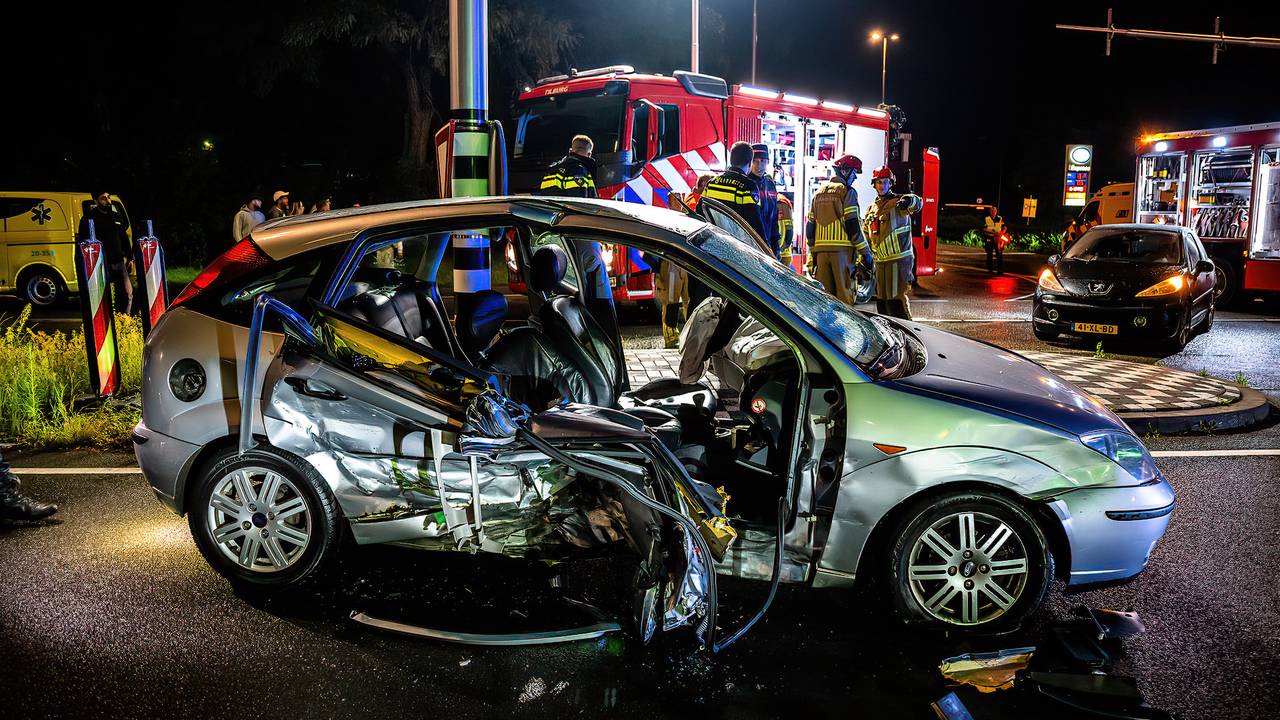 code geel vanwege slecht weer • vijf gewonden bij auto-ongeluk.