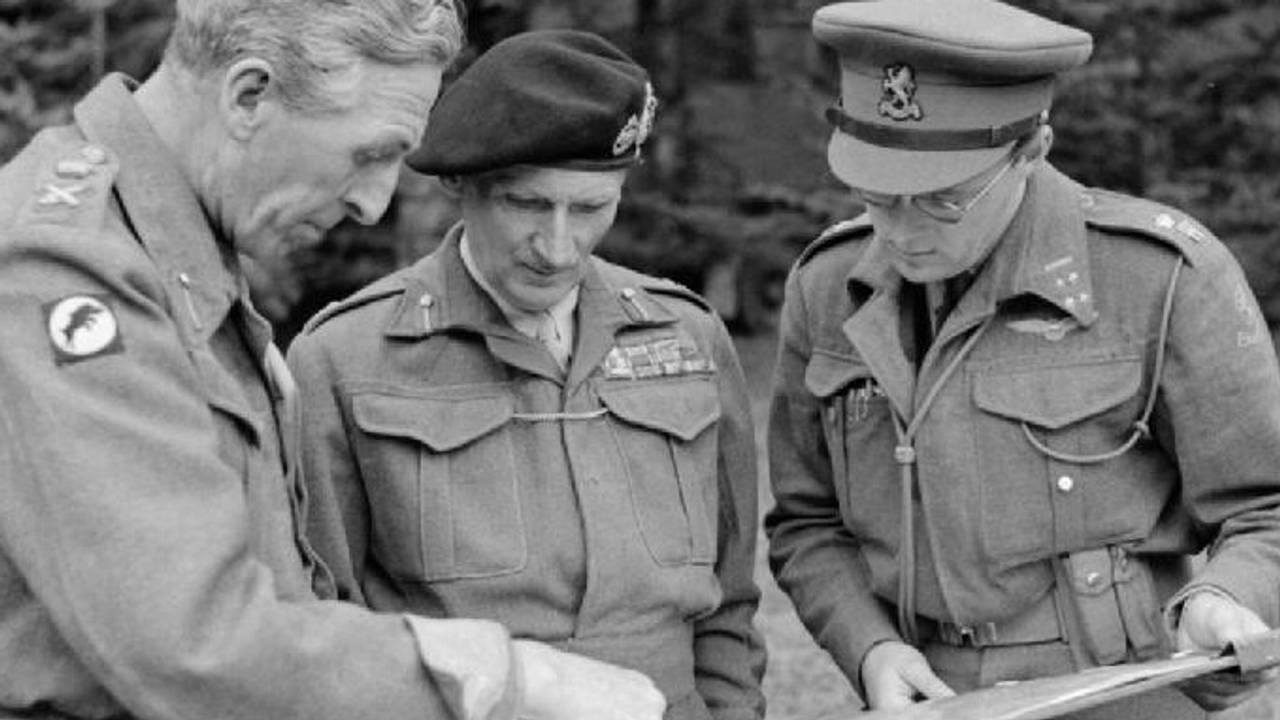 Horrocks, Montgomery en Prins Bernhard op 8 september 1944 (foto: IWM).
