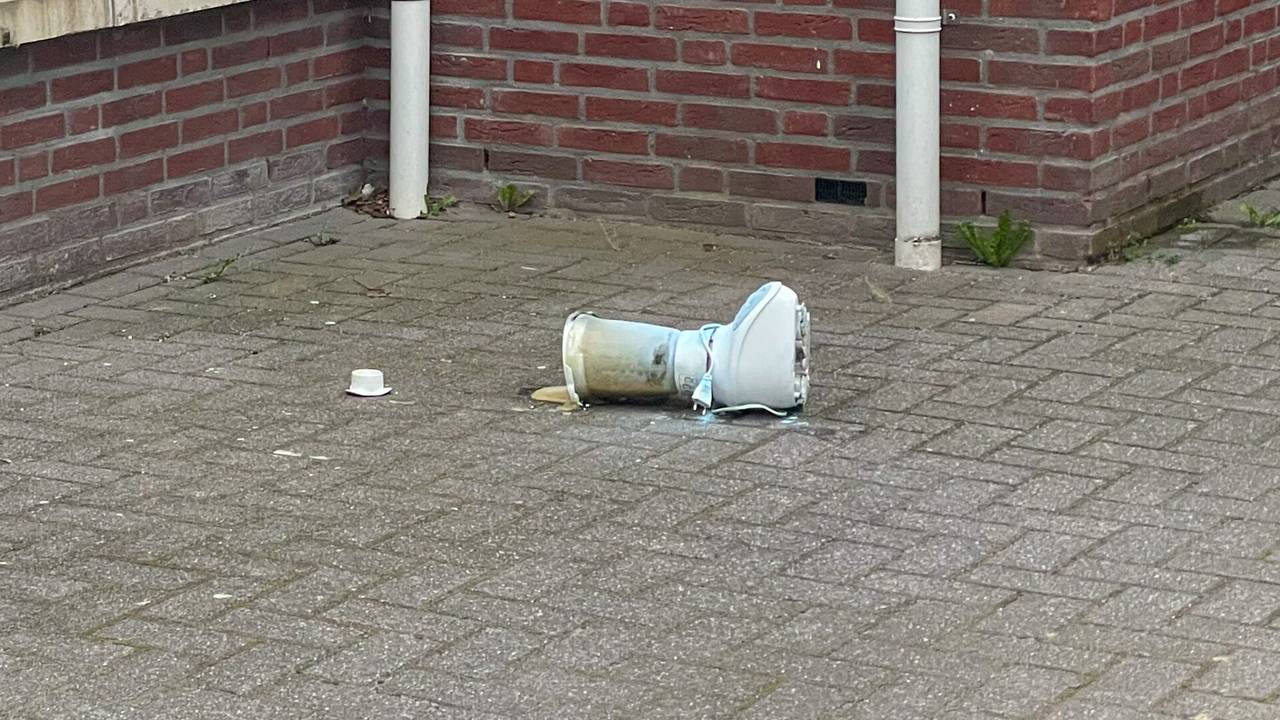 De in de brand gevlogen blender (foto: Harrie Grijseels/SQ Vision).