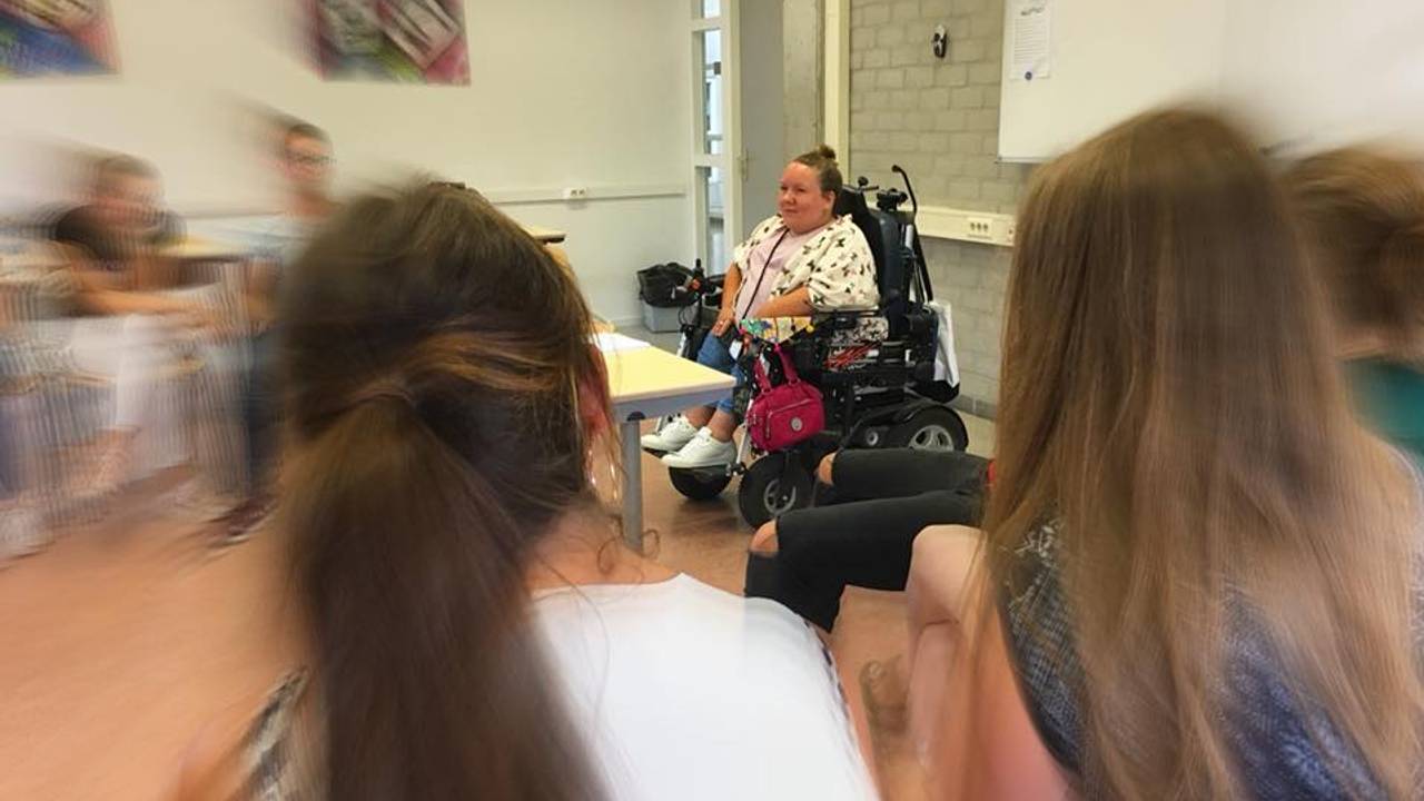 Mirnou als zzp'er aan de slag (privéfoto).