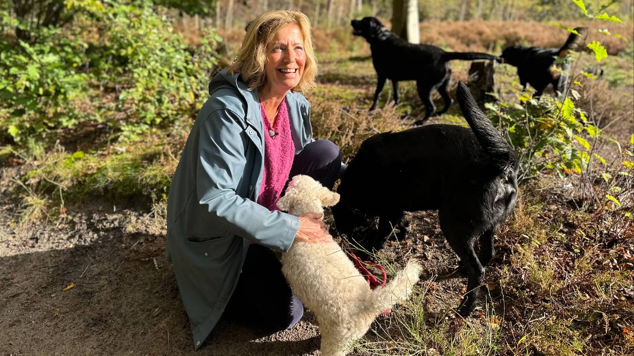 Adda tijdens haar werk als hondenuitlaatster. (foto: Floortje Steigenga)